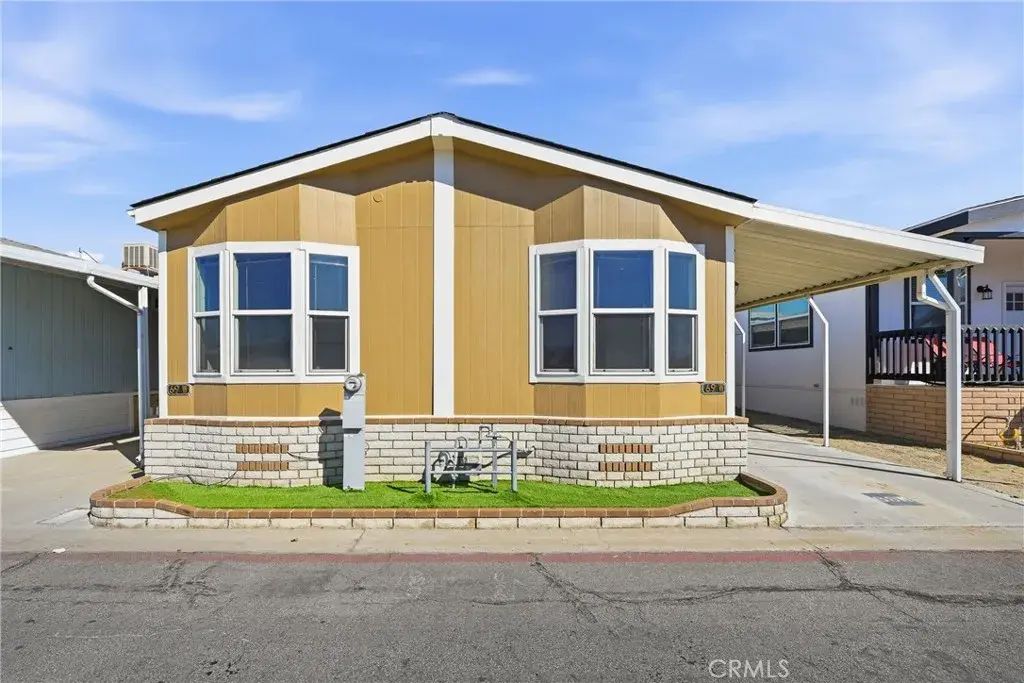 17225 Valley 69w, Fontana