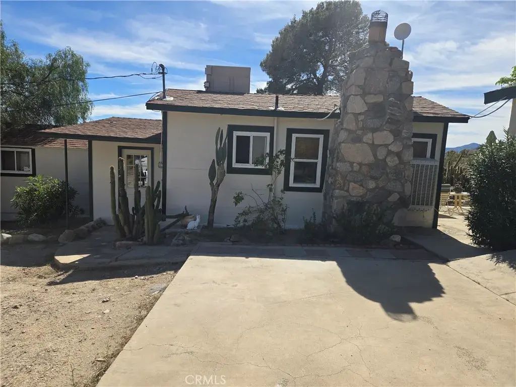 8996 Navajo Trail, Morongo Valley