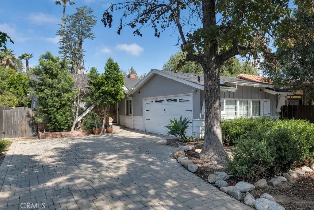 22117 Ybarra, Woodland Hills