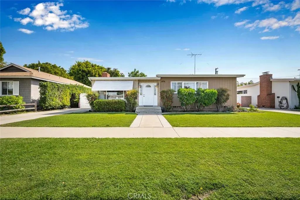 2660 Gondar Avenue, Long Beach