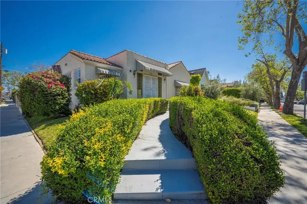 758 N Mansfield, Los Angeles