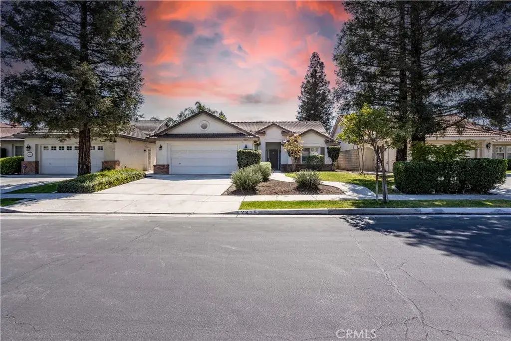 9815 Cabbage Rose, Bakersfield
