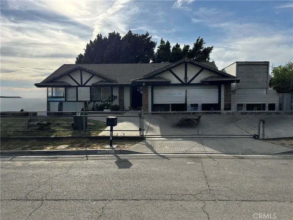 5791 Hudson, Jurupa Valley