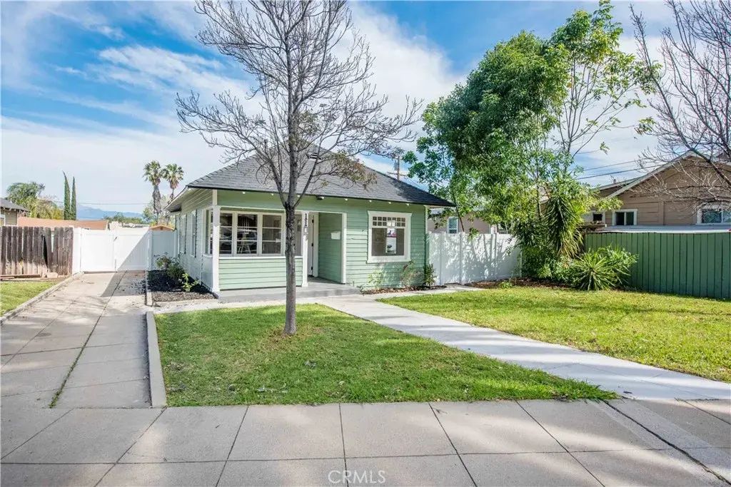 1107 W Grand Avenue, Corona