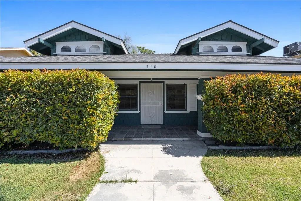 210 Oleander, Bakersfield
