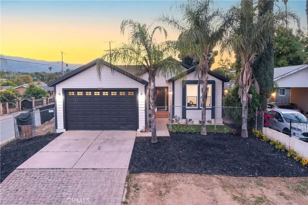 19241 Envoy Avenue, Corona