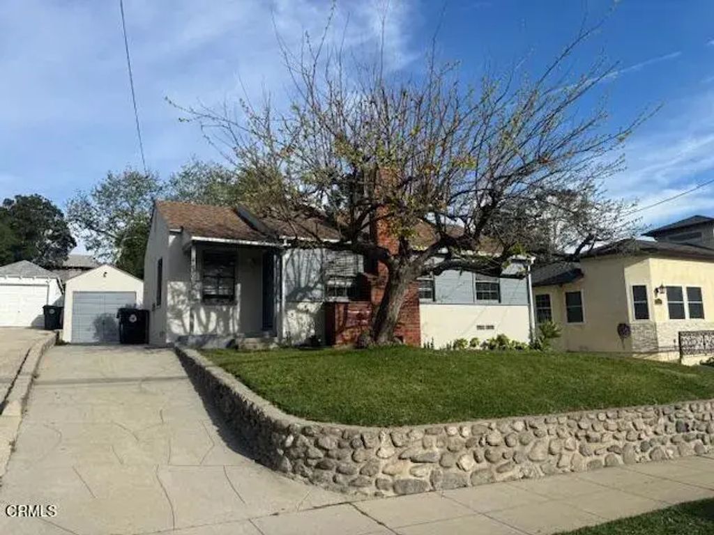 4320 Briggs Avenue, Montrose