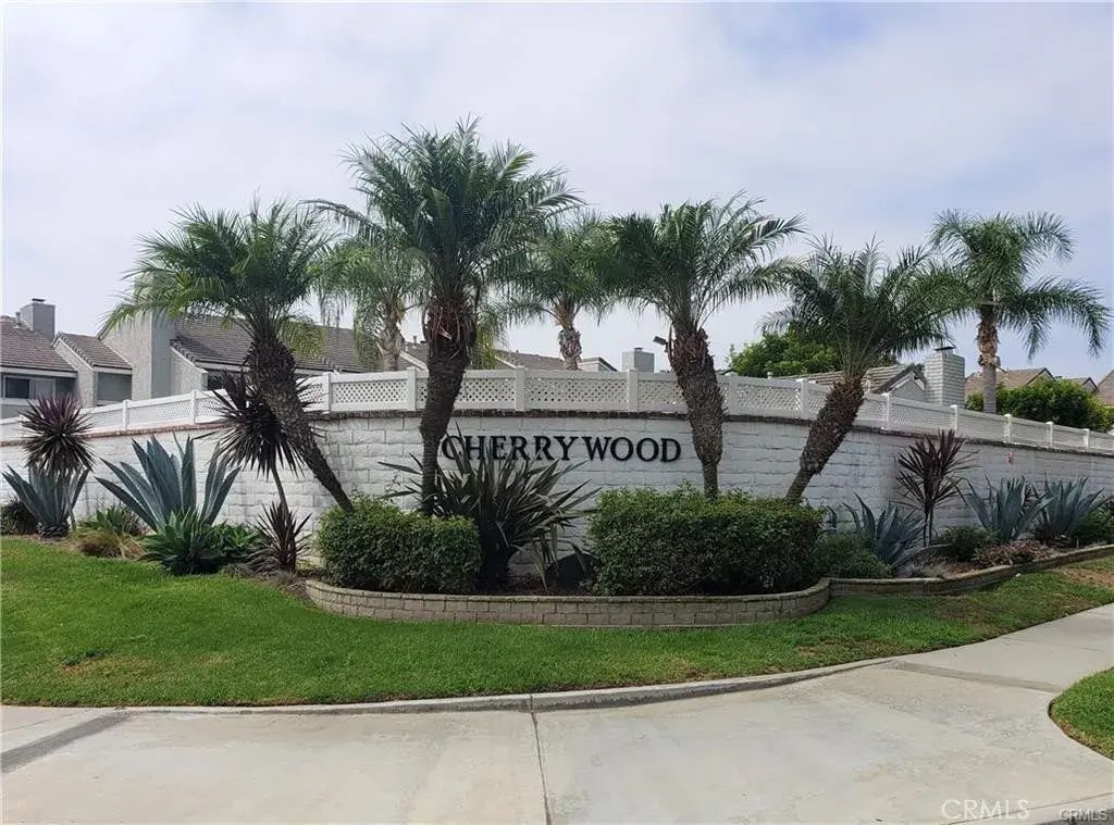 8281 Cherrywood Circle 4, Huntington Beach