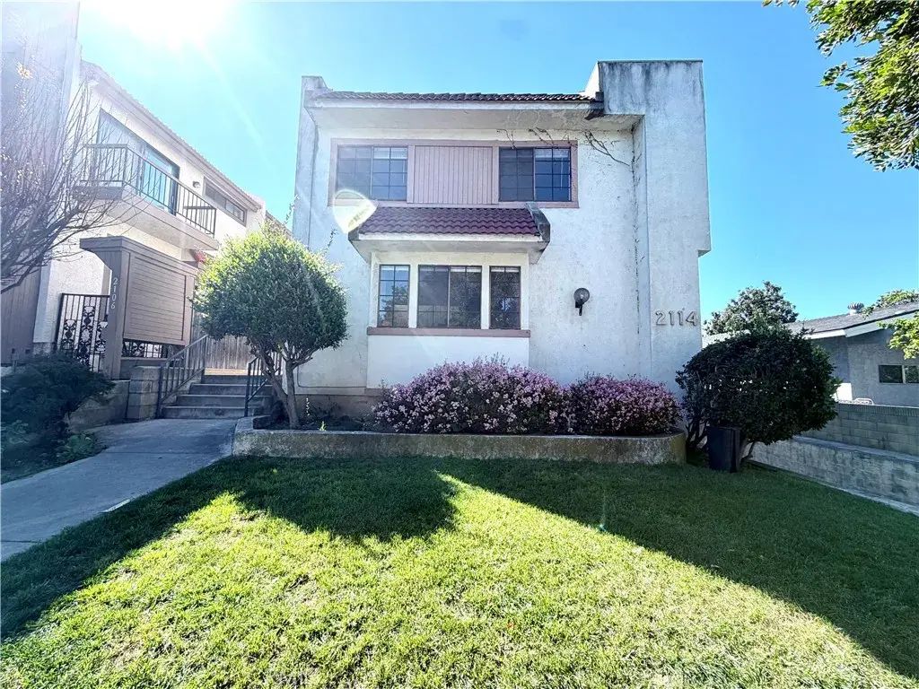 2114 Cedar Street E, Alhambra