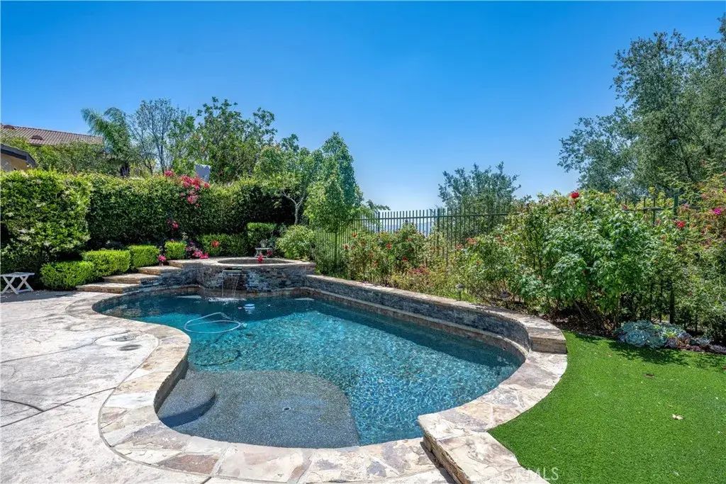 27824 Pine Crest, Castaic