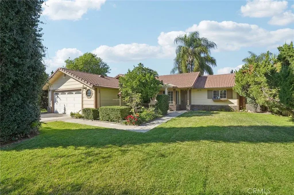 1011 Gail, Redlands