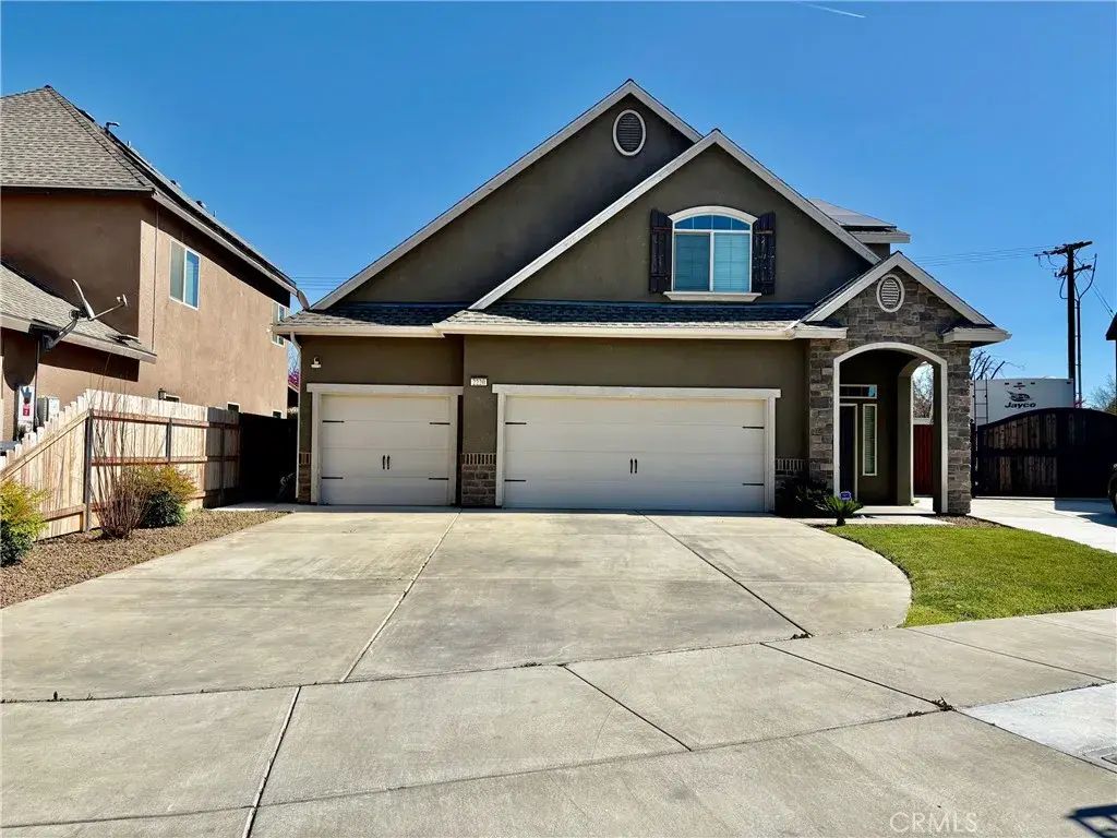2220 N. Shady Street, Visalia