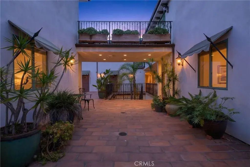 4301 Los Feliz 12, Los Angeles