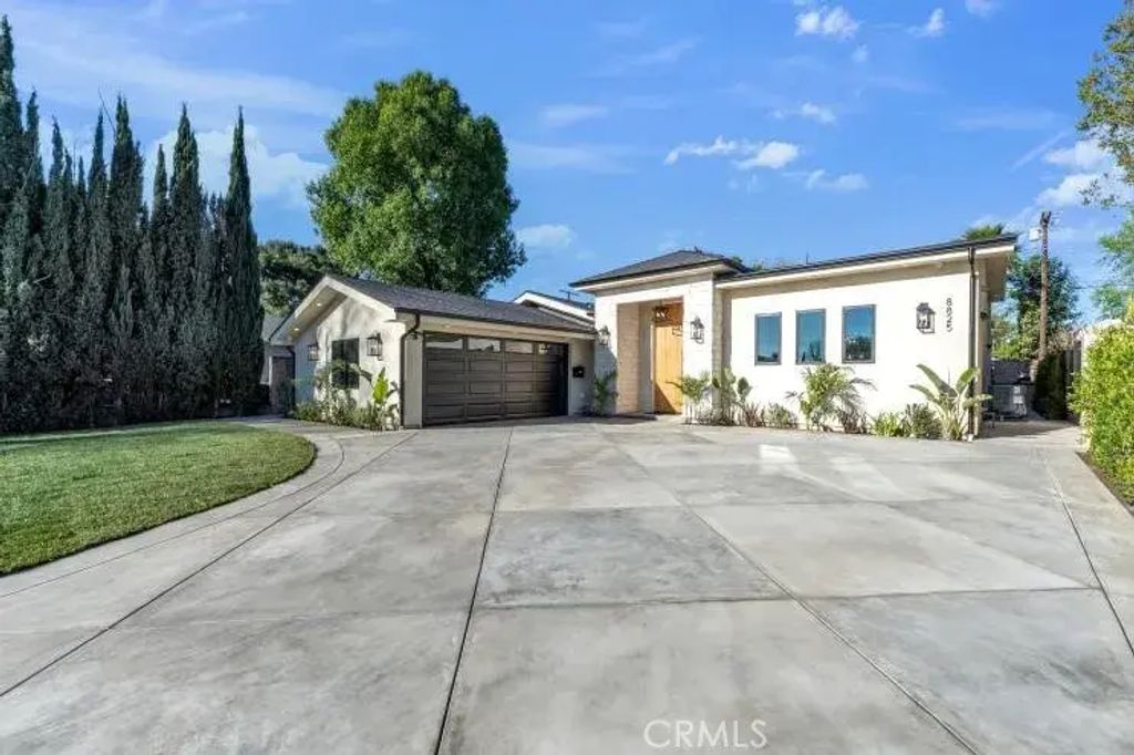 8825 Sophia Avenue, North Hills