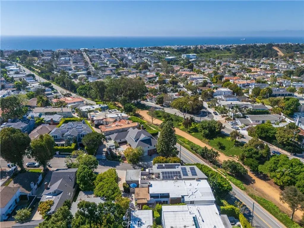 2404 Laurel Avenue, Manhattan Beach