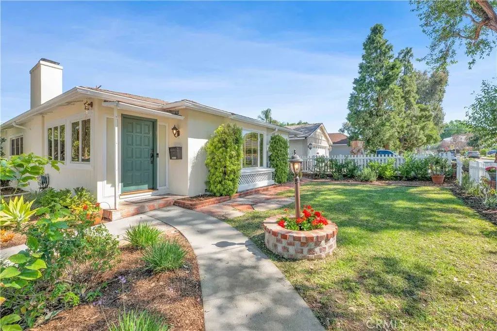 20935 Avenue San Luis, Woodland Hills