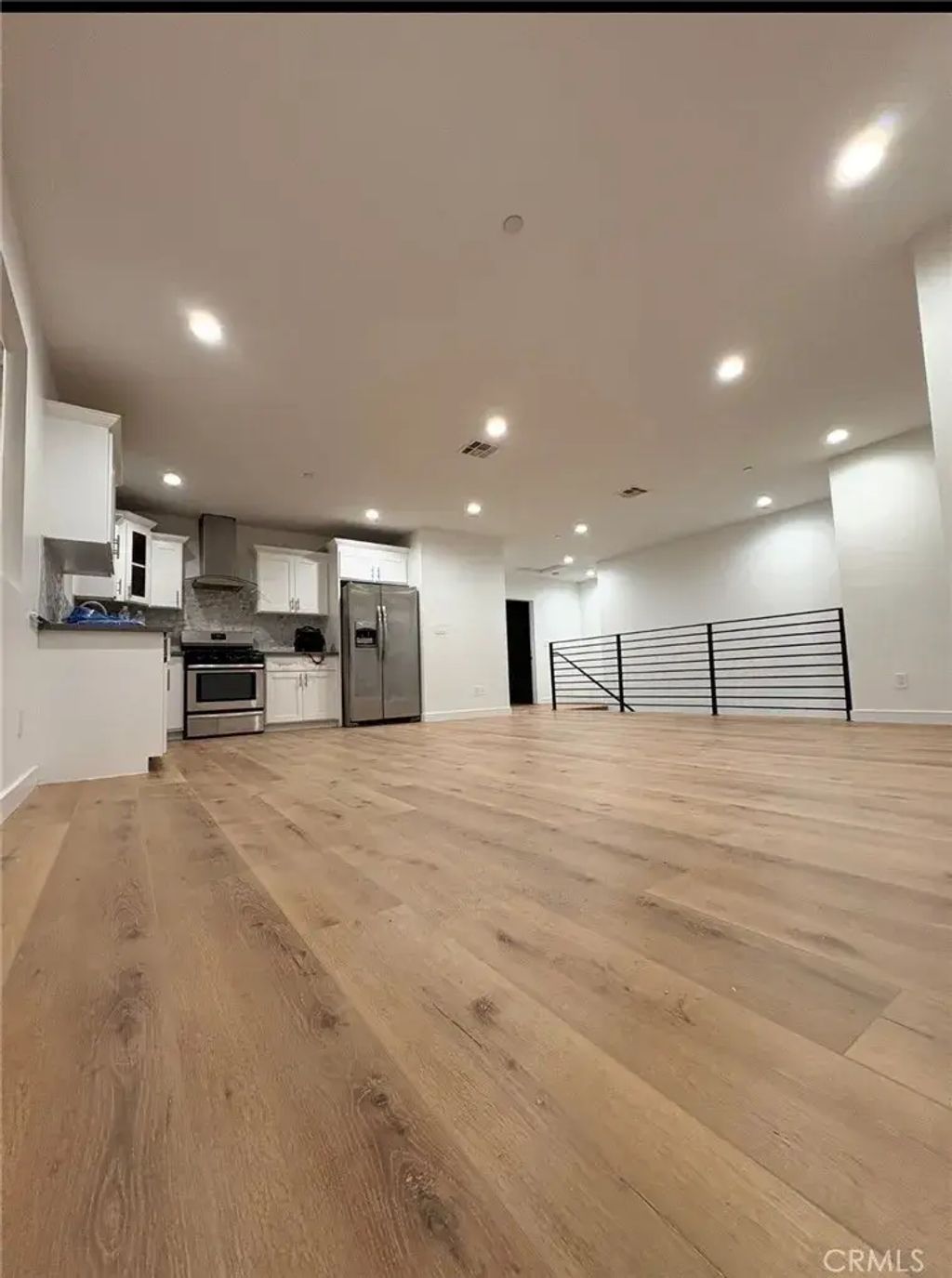 136 N Carondelet, Los Angeles