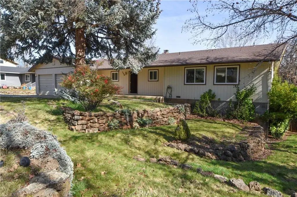 748 Meadowlark Ln., Yreka