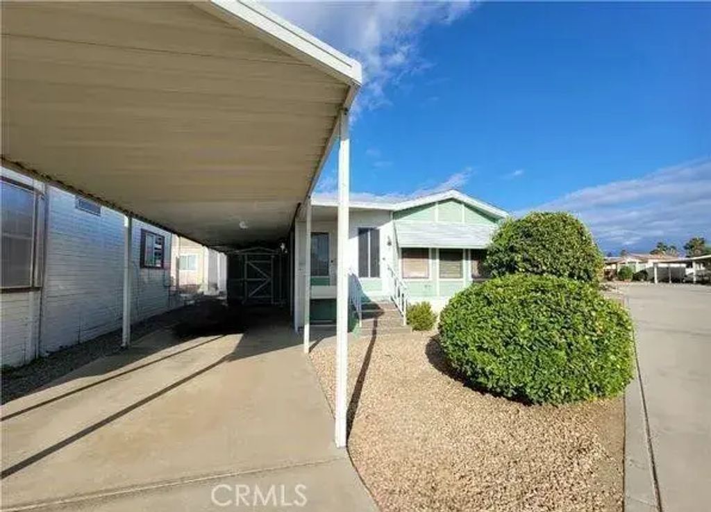 1295 S Cawston Avenue 87, Hemet
