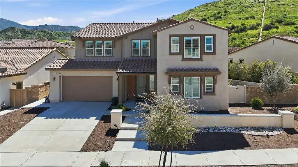 25251 Golden Maple, Canyon Country