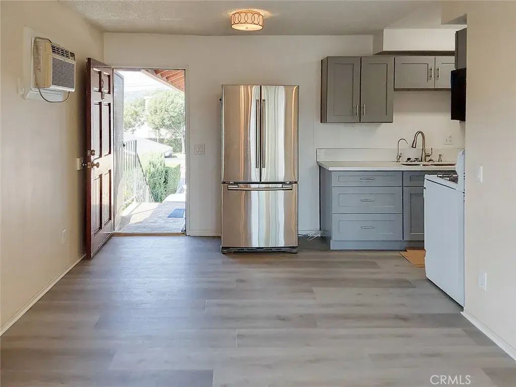 1006 Boynton Street 2, Glendale