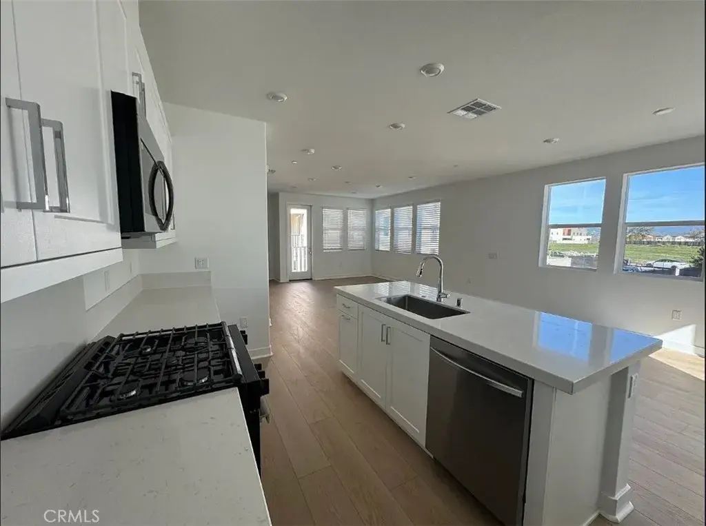 27425 Catalogue Way, Valencia