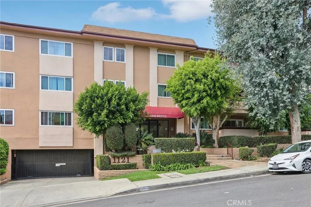 1121 N Olive Drive 211, West Hollywood