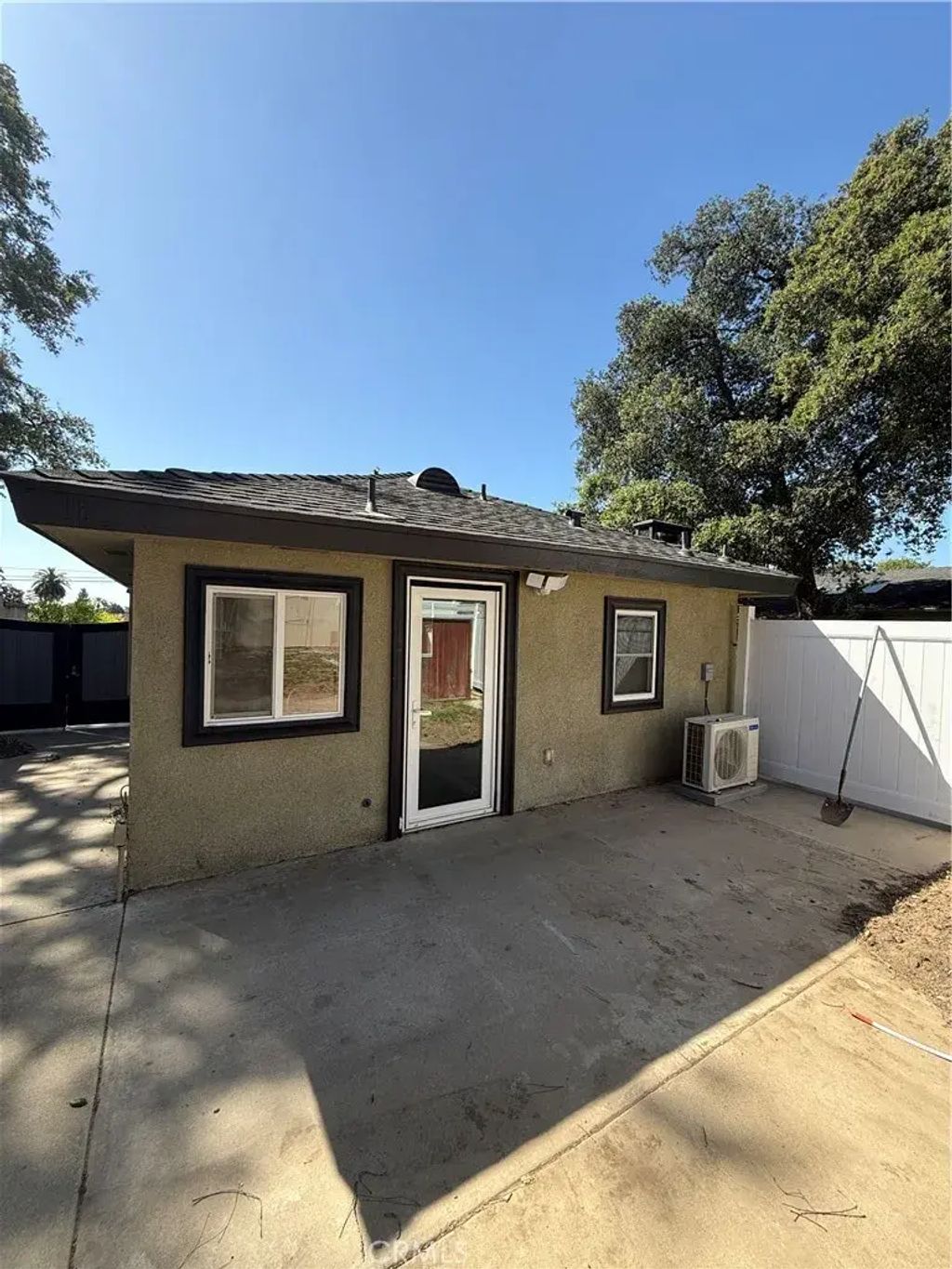 1147 Lemon, Monrovia