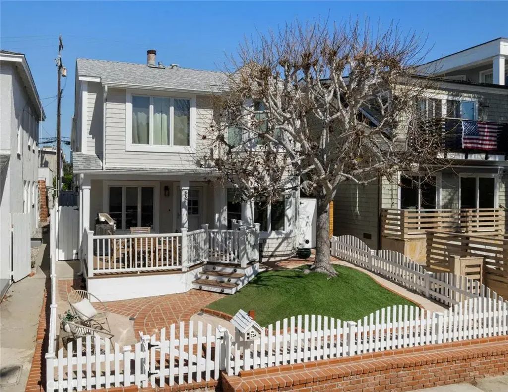 337 10th, Manhattan Beach