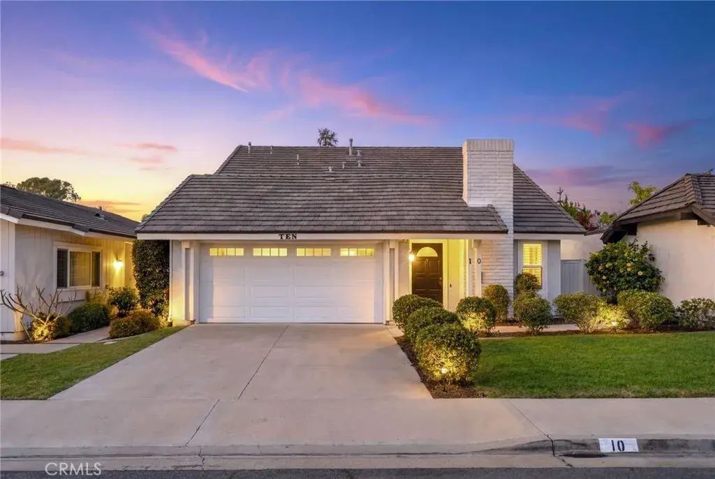 10 Poinsettia, Irvine