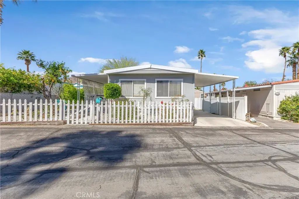 25 Diamond East 25, Palm Desert