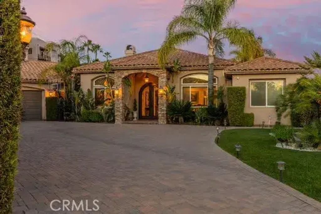 22928 San Joaquin East, Canyon Lake