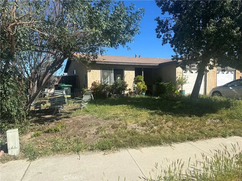 2174 Avenida Olivos, Hemet