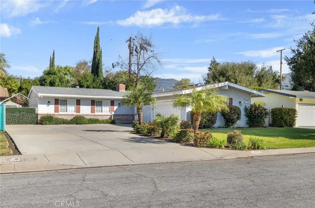 925 E Walnut, Glendora