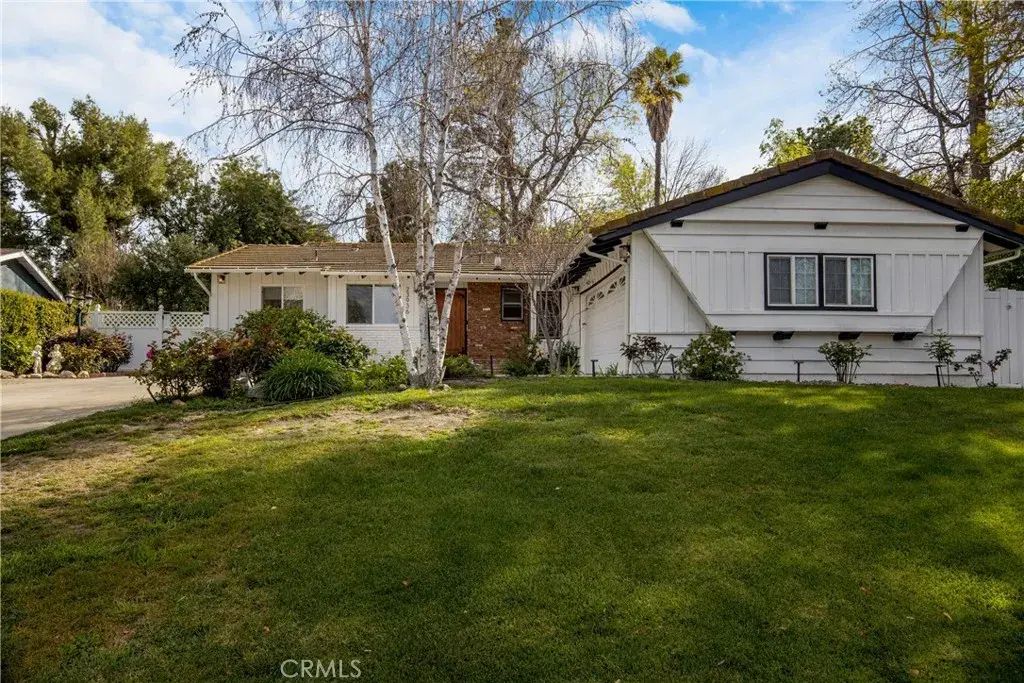 23936 Nomar, Woodland Hills