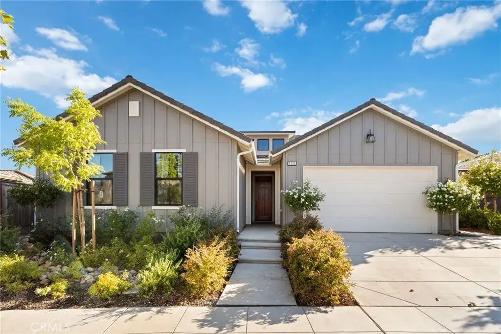 1022 Moonrise, Madera