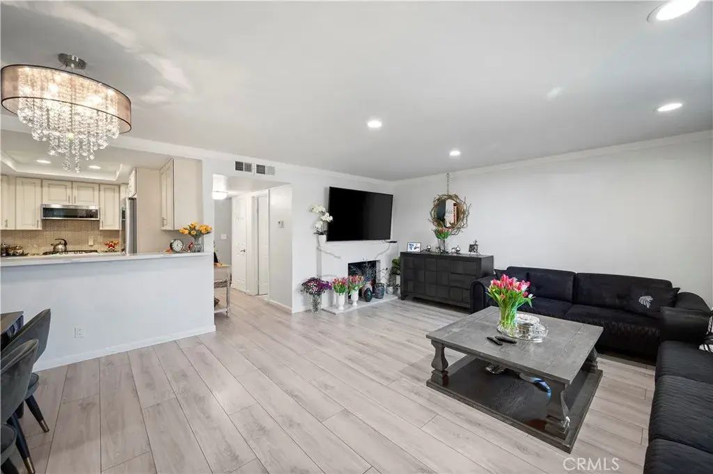 8435 Burnet 105, North Hills
