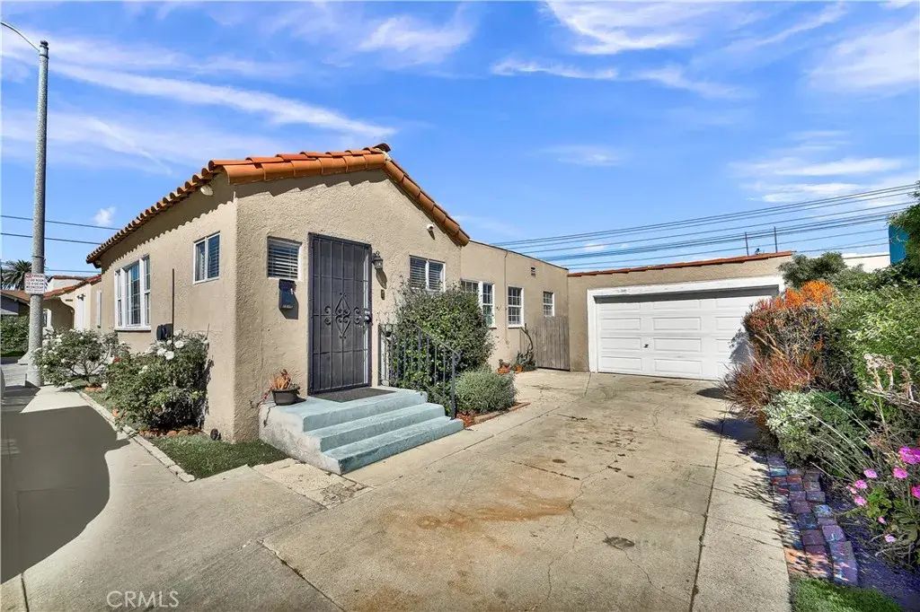 1515 E Walnut Way, Long Beach
