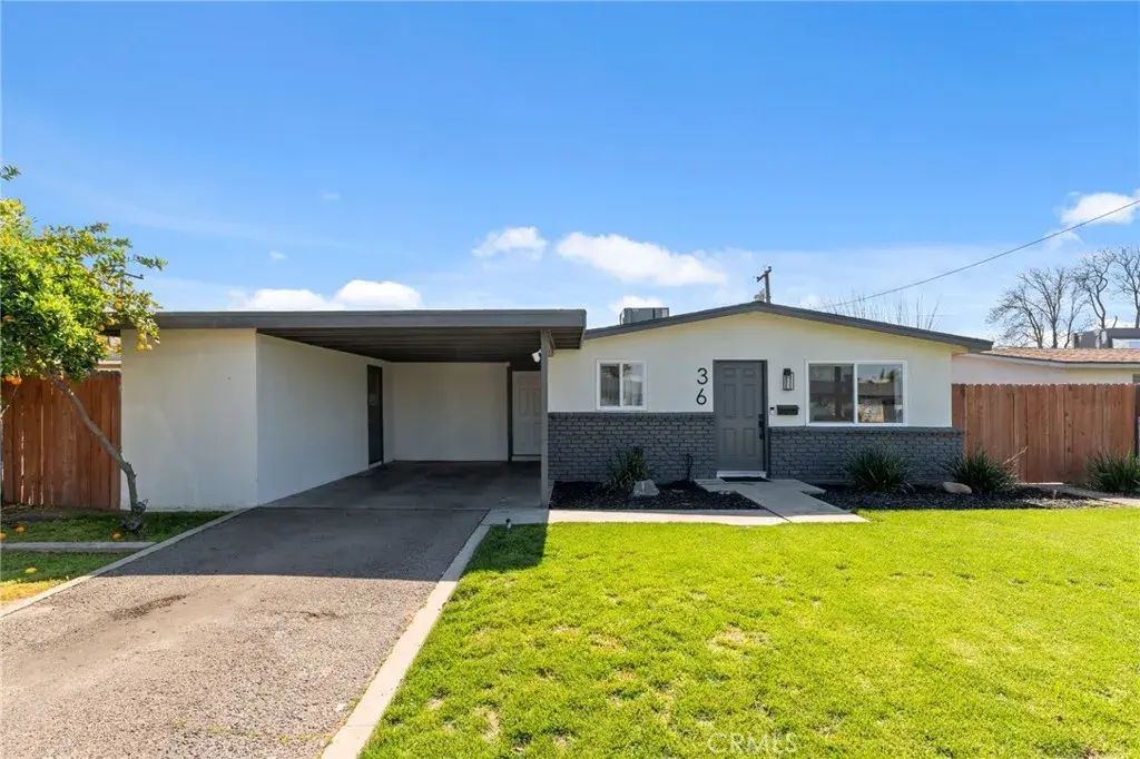 36 Santa Ana, Clovis