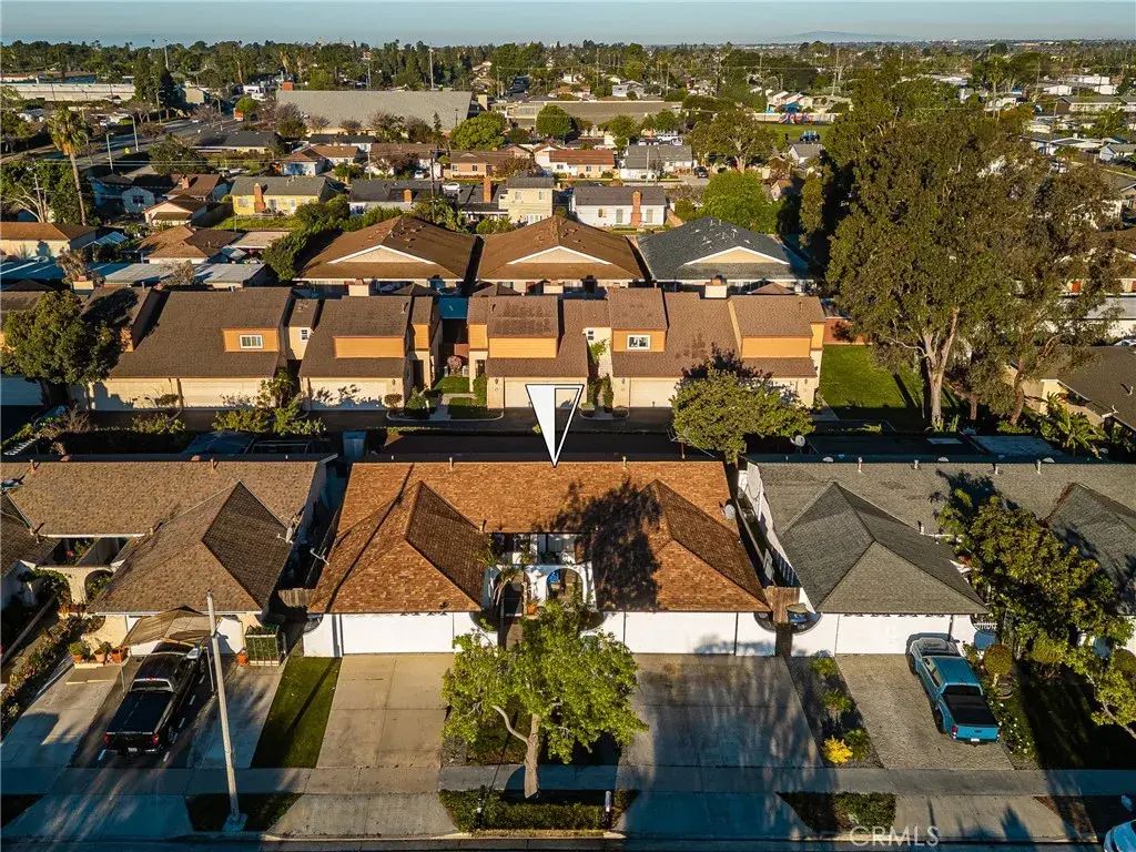 2171 Pomona, Costa Mesa