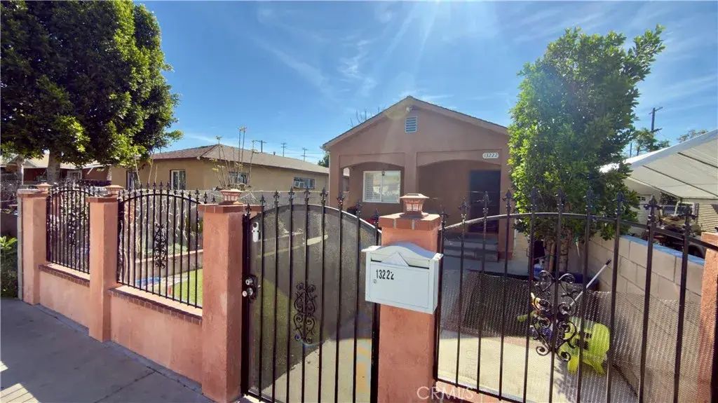13222 Pinney, Pacoima