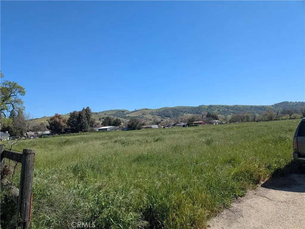 7725 Gabarda, Atascadero