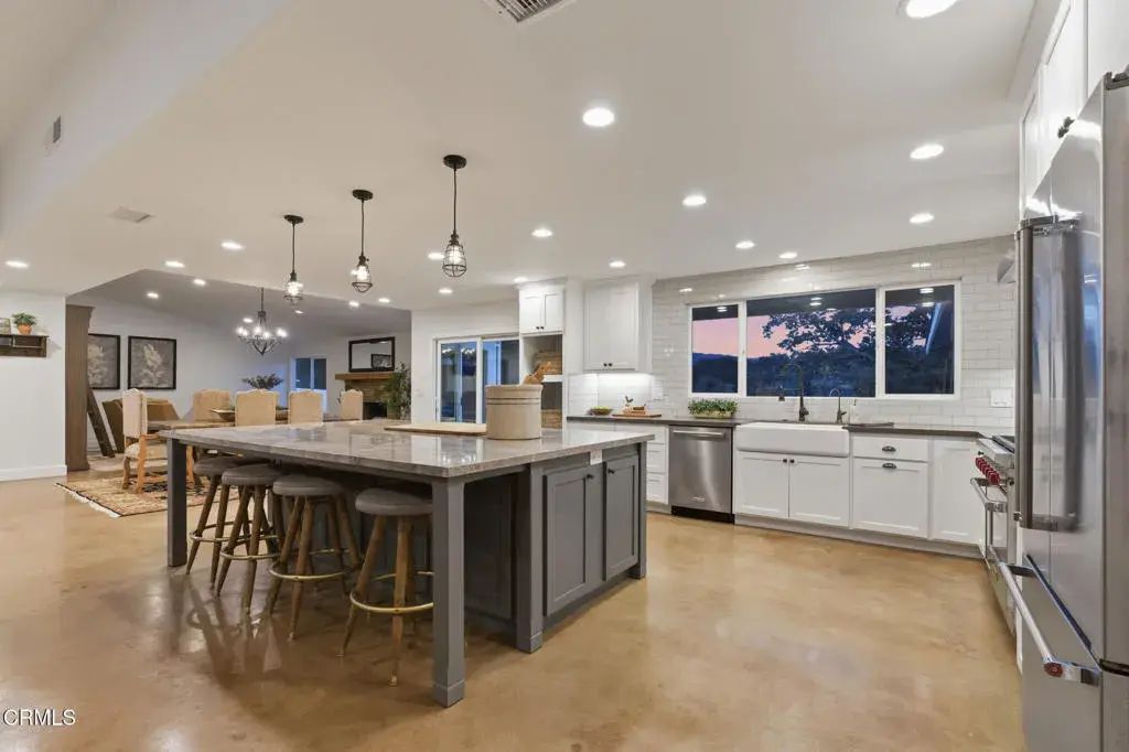 954 Elk Grove Lane, Solvang