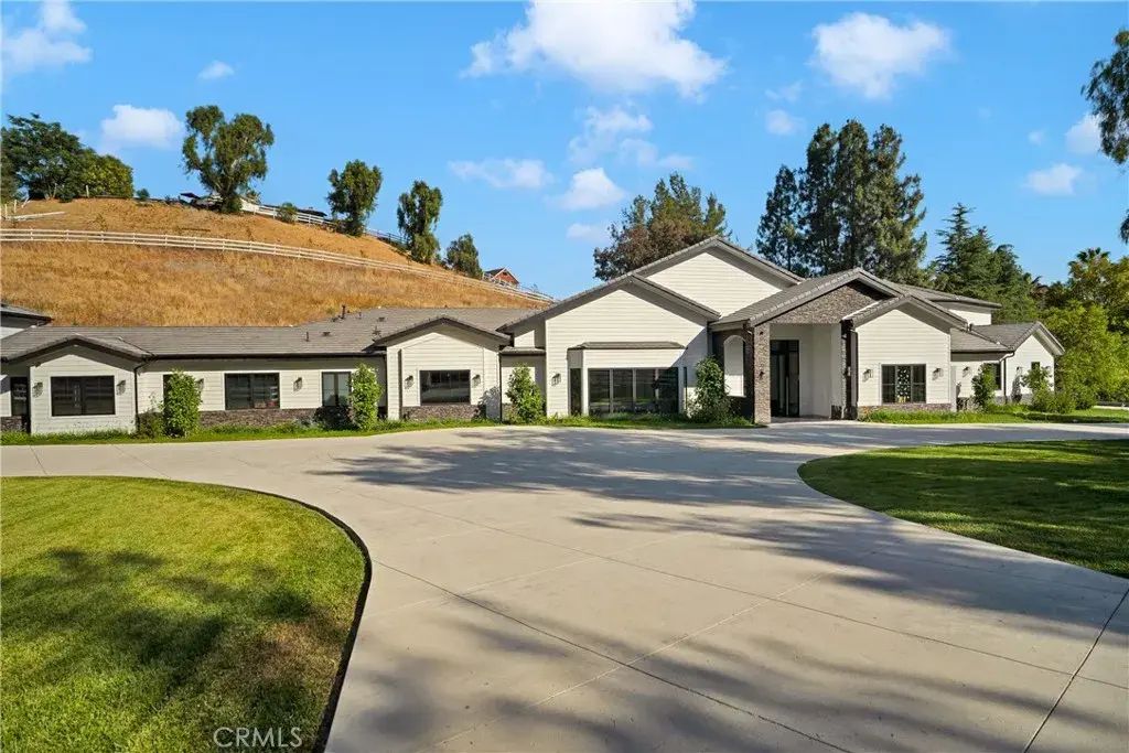 6006 Spring Valley, Hidden Hills