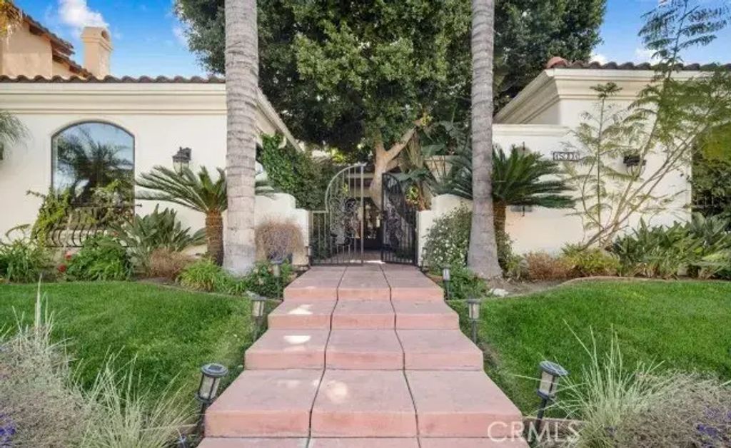 15001 Colonia De Las Rosas, Bakersfield