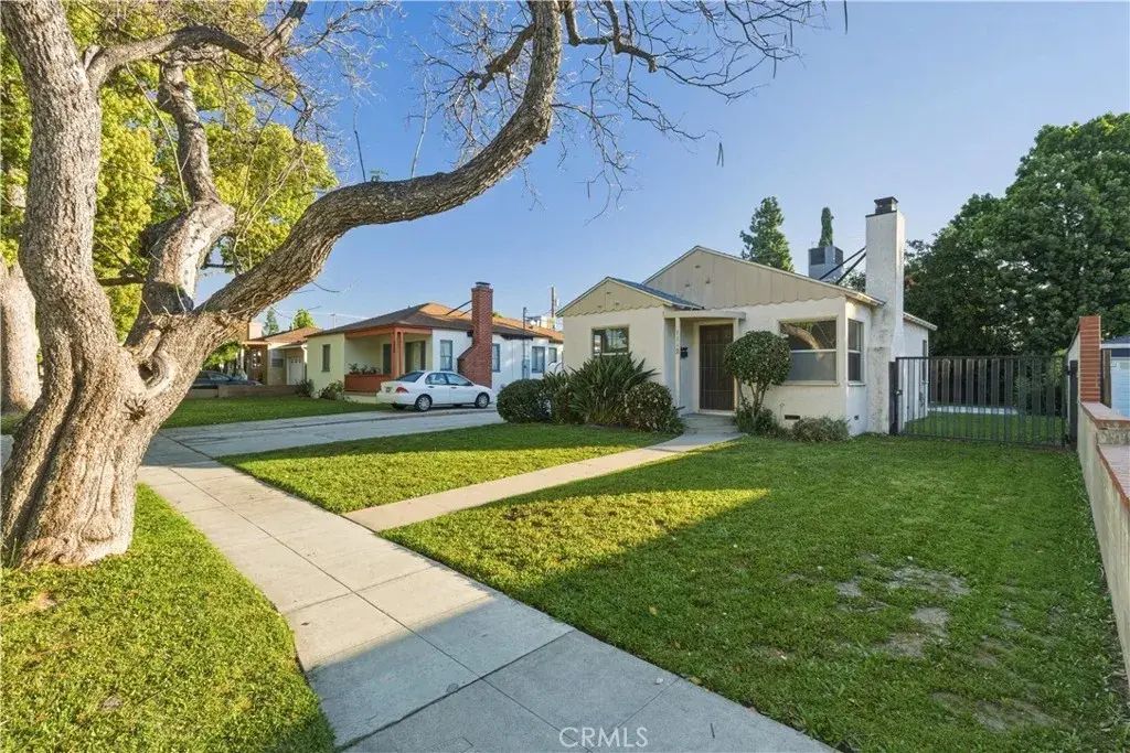 1112 N Naomi Street, Burbank