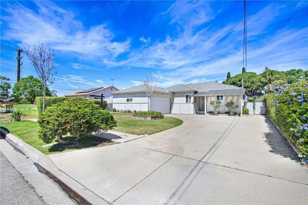 16510 Iris, Fontana
