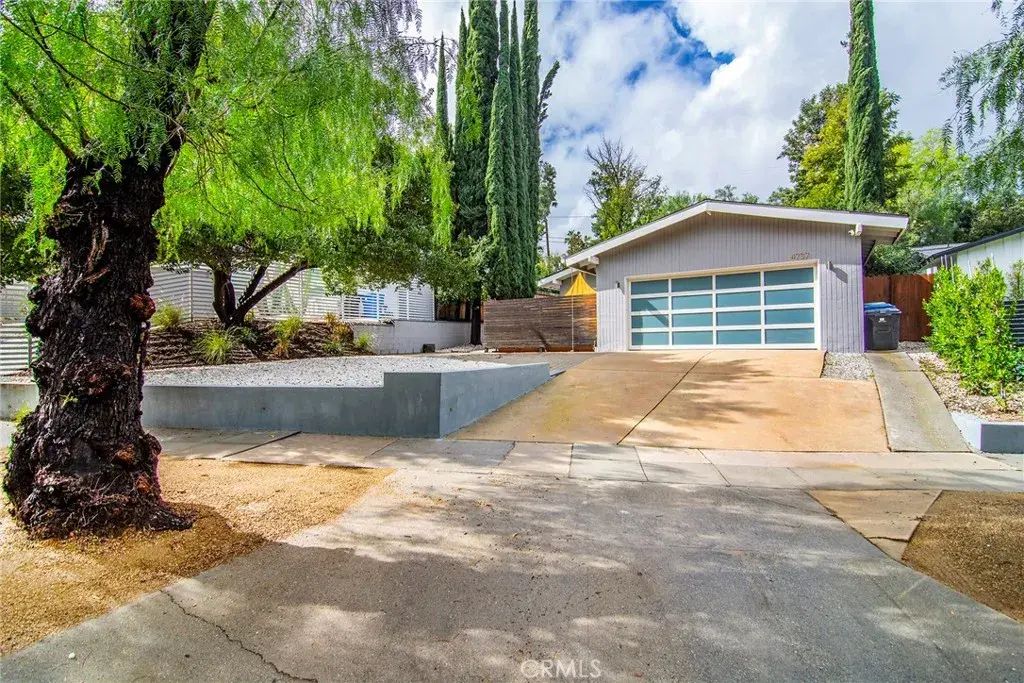 4737 Topanga Canyon, Woodland Hills
