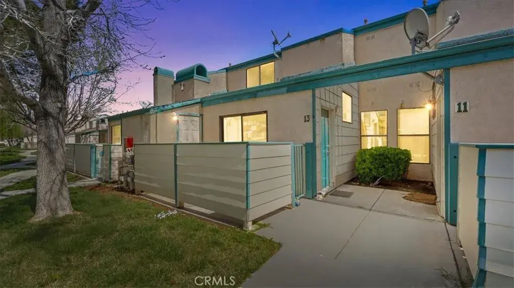 44460 15th Street East 13, Lancaster