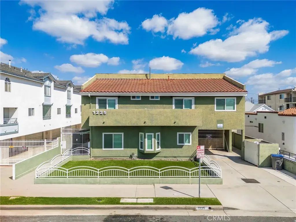 1225 W 168th Street, Gardena
